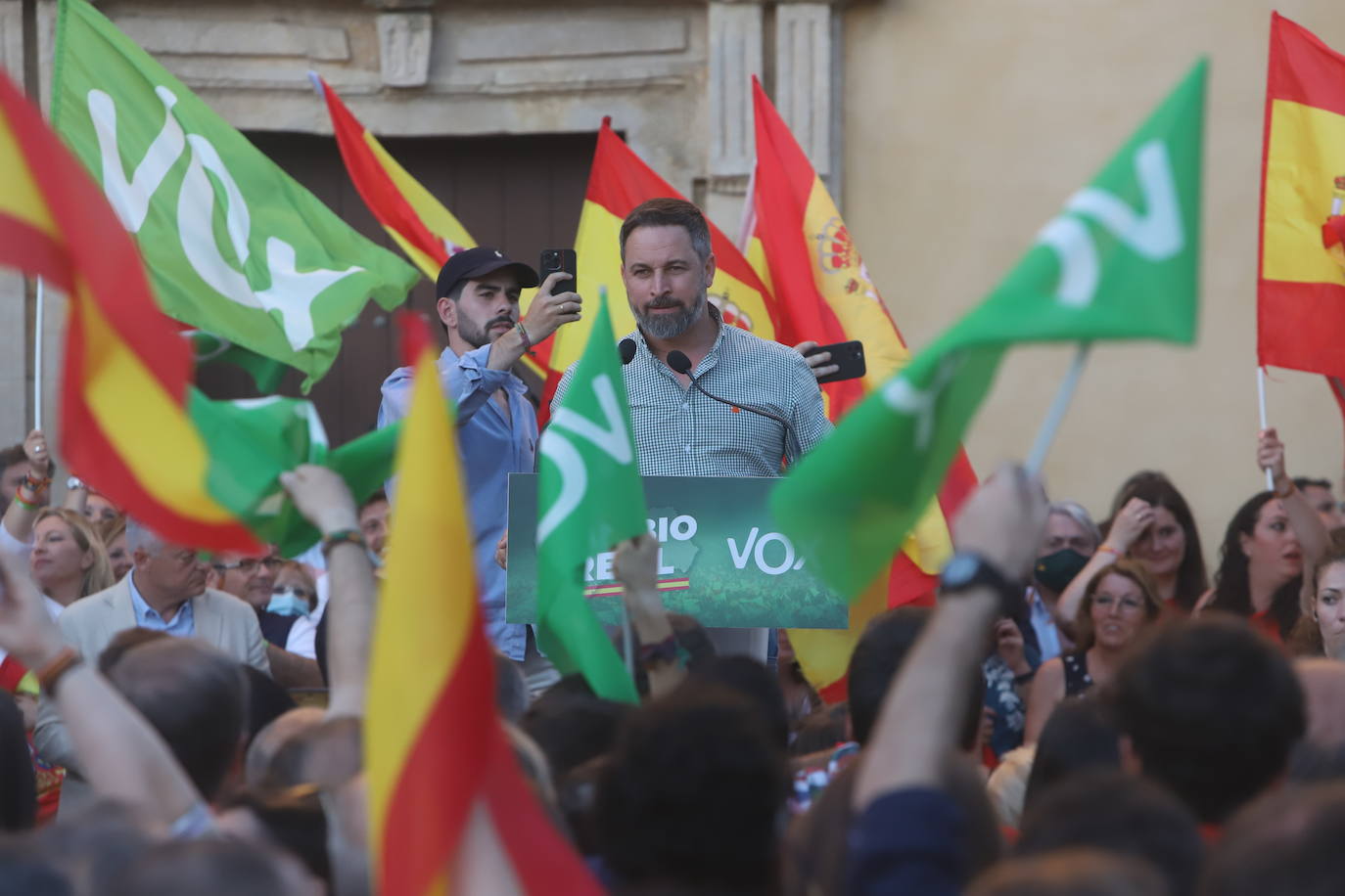 El mitin de Abascal y Olona (Vox) en Córdoba, en imágenes