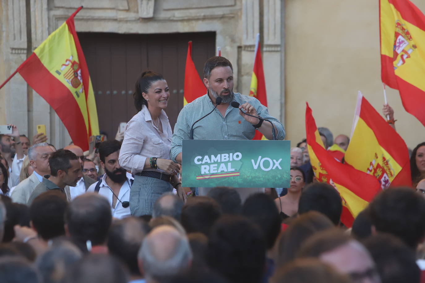 El mitin de Abascal y Olona (Vox) en Córdoba, en imágenes