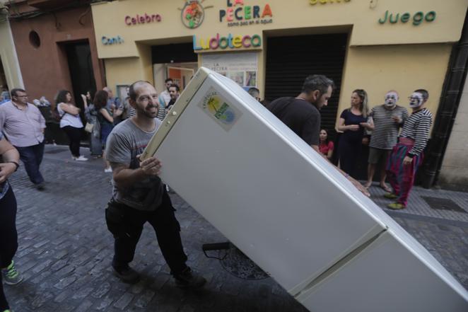 Fotos: El ambiente en la calle la noche de la Final del COAC