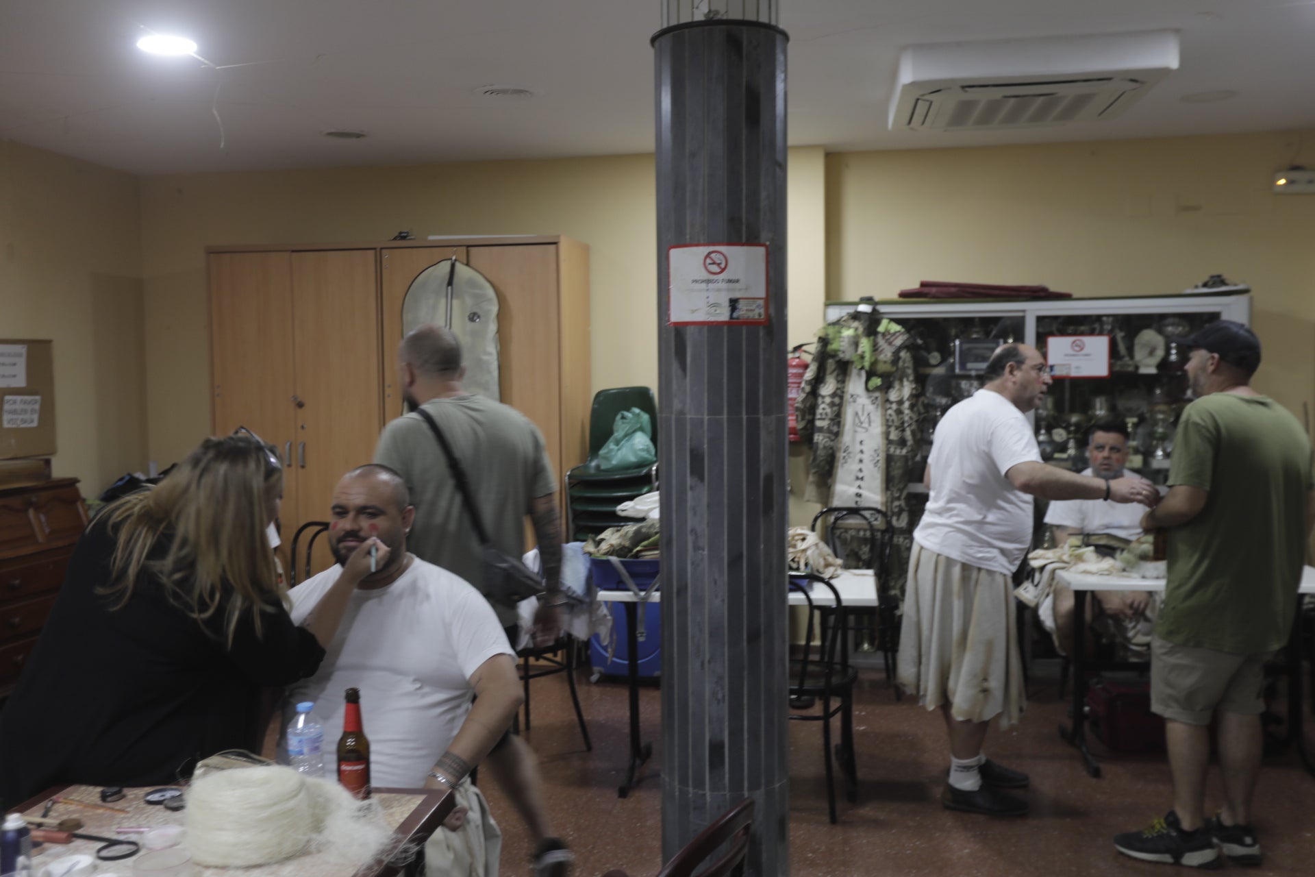 Fotos: El ambiente en la calle la noche de la Final del COAC