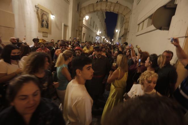 Fotos: El ambiente en la calle la noche de la Final del COAC