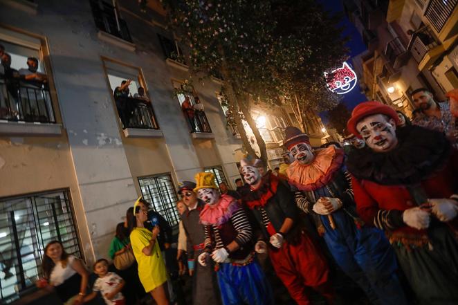 Fotos: El ambiente en la calle la noche de la Final del COAC