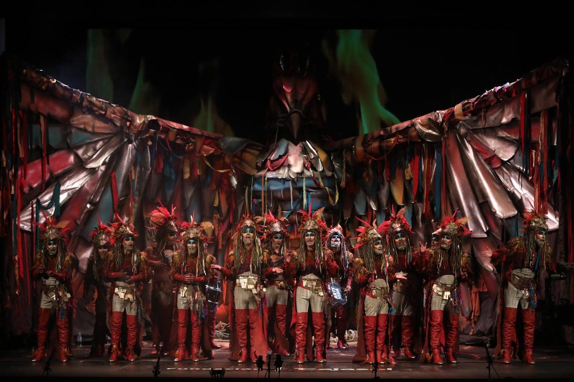 Fotos: Comparsa  &#039;Los renacidos&#039; (Miguel Ángel García Argüez &#039;El Chapa&#039;) en la Final del Falla 2022