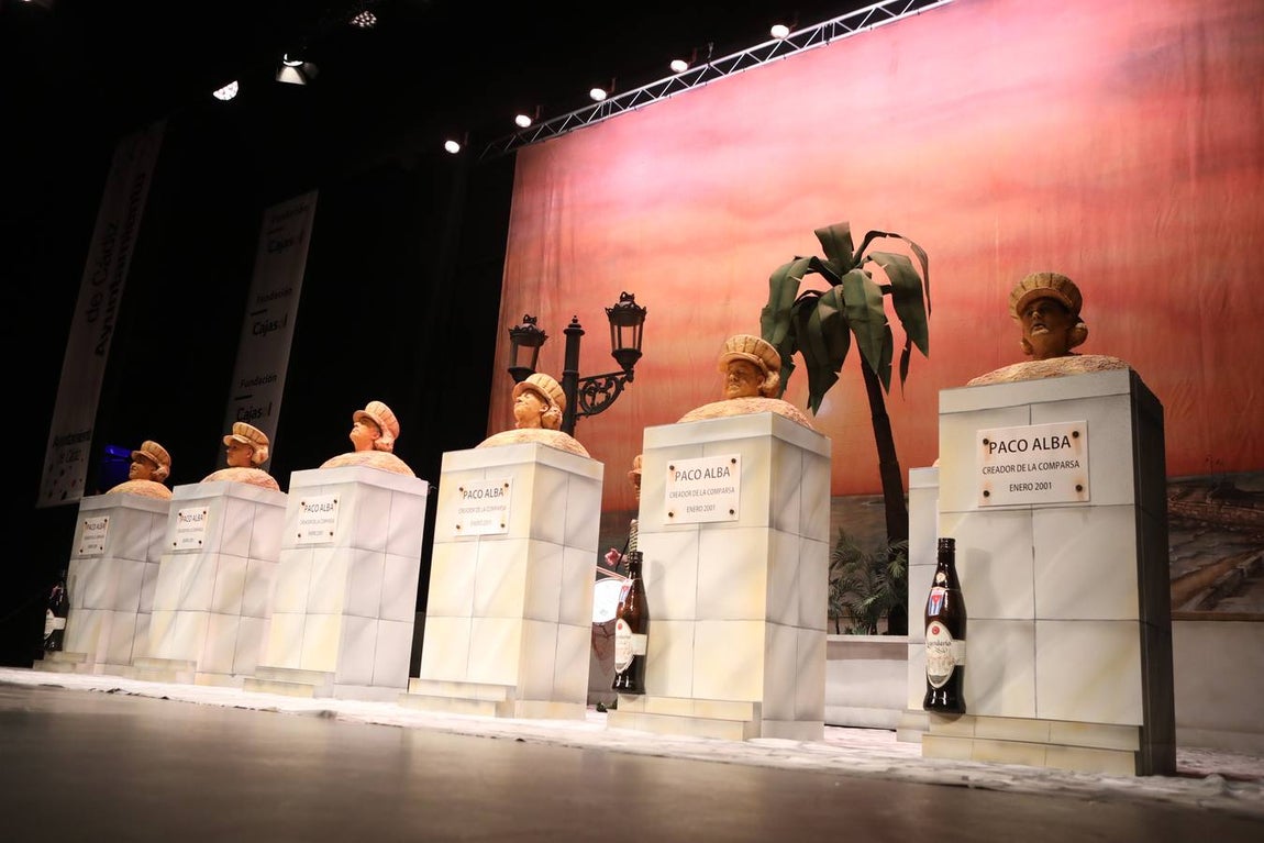 Fotos: Chirigota &#039;Aquí huele a verdín&#039; en la Final del Falla 2022