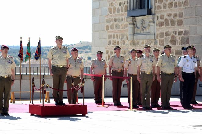 Relevo de la Guardia del Alcázar por el Regimiento del Rey nº1