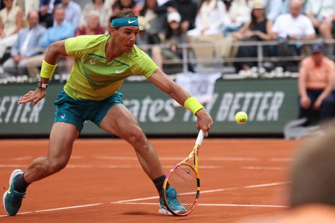 El primer set ha sido de Nadal. El mallorquín ha ganado el primer set por 6-3.