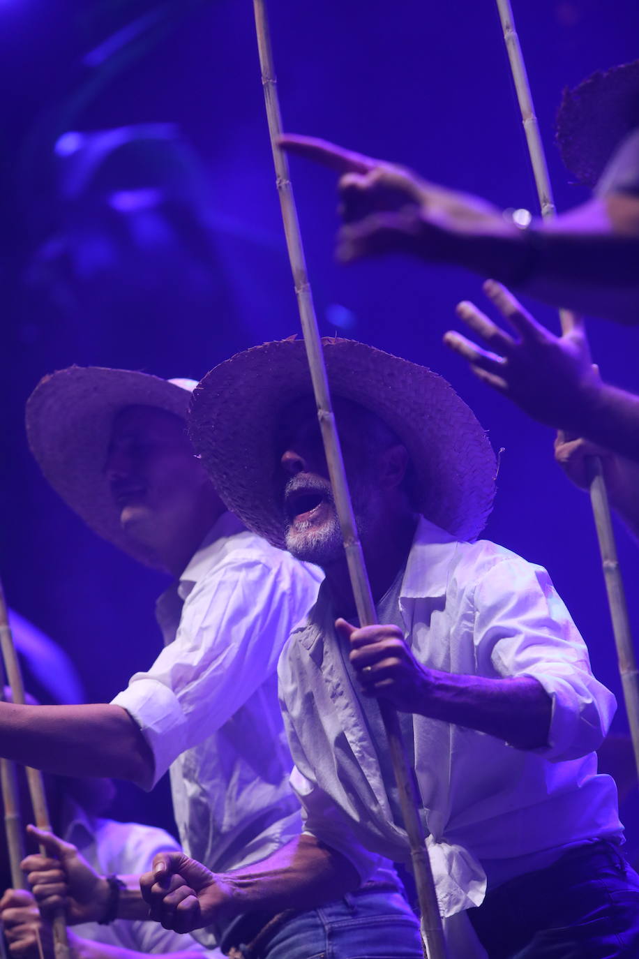 El espectacular pregón de India Martínez en el Carnaval de Cádiz, en imágenes