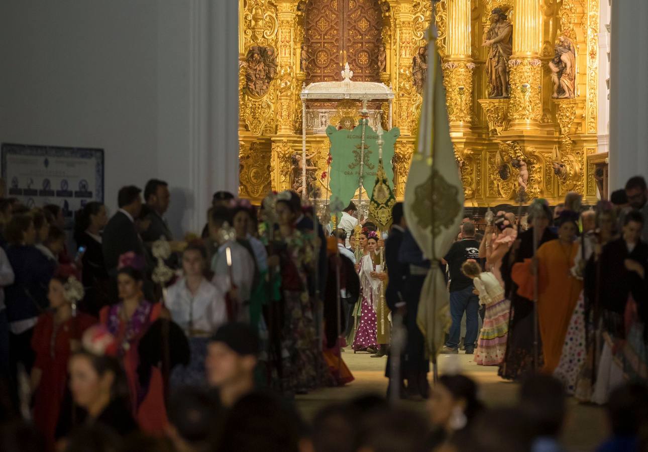 En imágenes, la accidentada procesión de la Virgen del Rocío, que tuvo que suspenderse