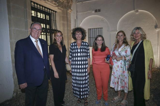 Francisco Yoldi, Marta García, Amparo Morillo, María José Jurado, Arancha Tomé y Bárbara Larras