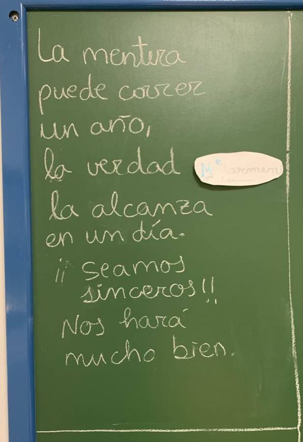 Los mensajes sorpresa con los que despiertan cada mañana los alumnos de un colegio sevillano