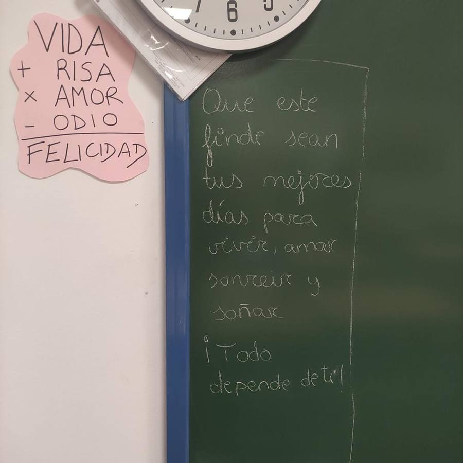 Los mensajes sorpresa con los que despiertan cada mañana los alumnos de un colegio sevillano