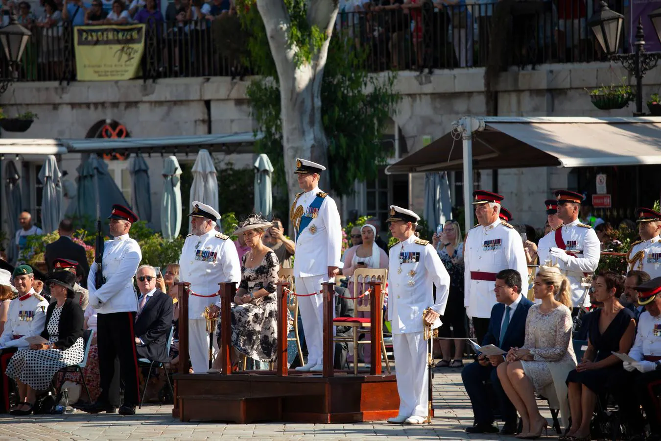 Desfile militar para despedir a los condes de Wessex en Gibraltar