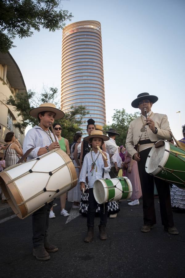 La Hermandad del Rocío de la Macarena vuelve a casa tras una intensa romería