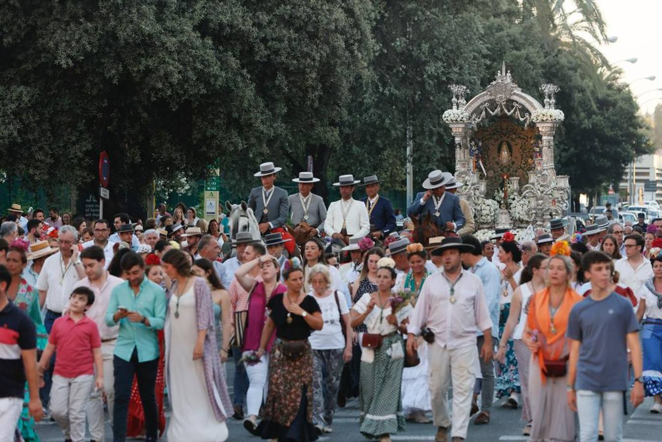 La hermandad del Rocío de Sevilla ya está en la ciudad