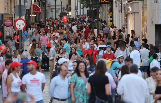 La bulliciosa Shopping Night de Córdoba, en imágenes