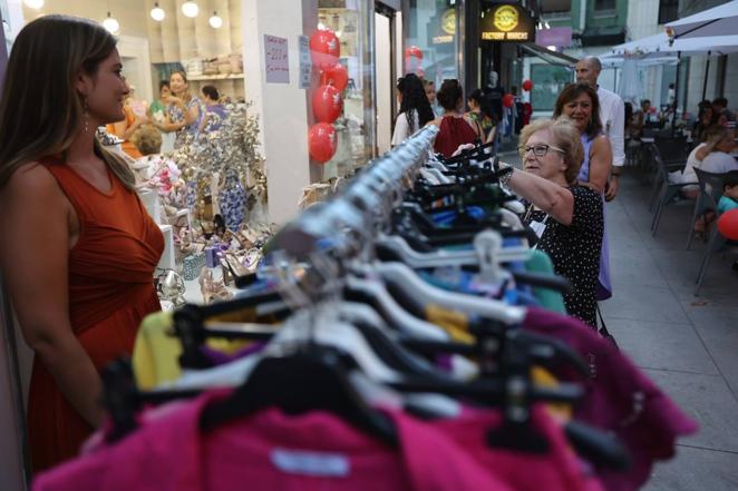 La bulliciosa Shopping Night de Córdoba, en imágenes