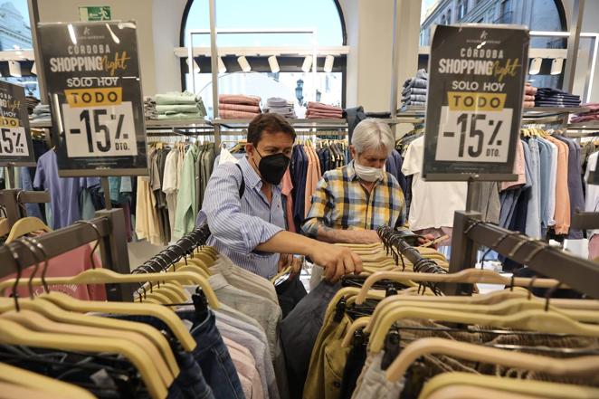 La bulliciosa Shopping Night de Córdoba, en imágenes