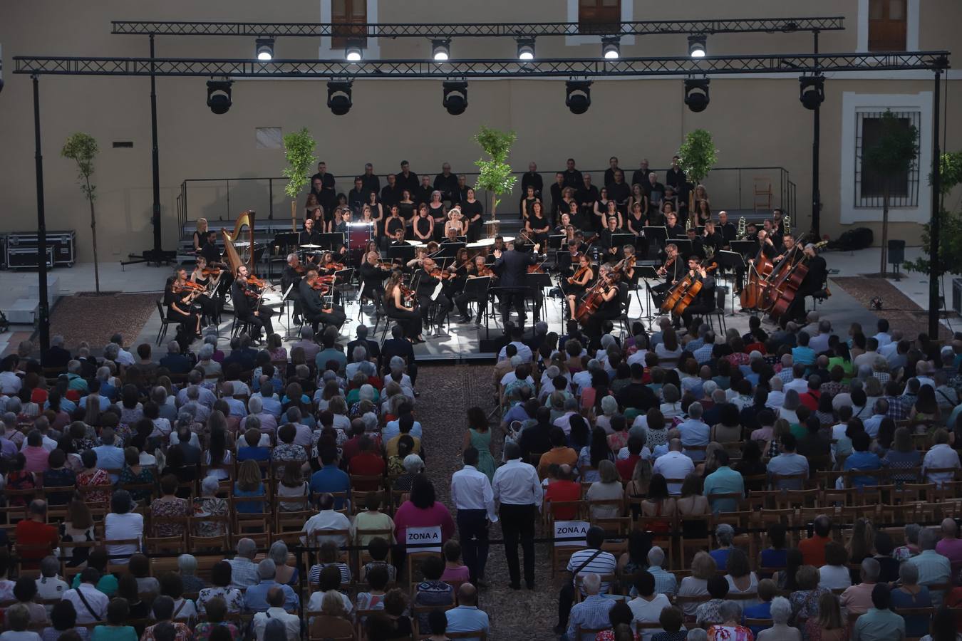 El concierto benéfico de Cáritas Córdoba, en imágenes