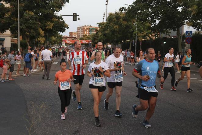 Las mejores imágenes de la Carrera Nocturna Trotacalles en Córdoba