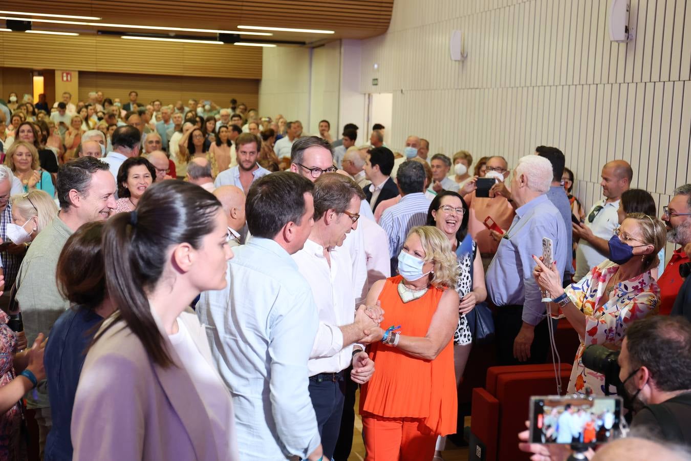 El acto de Feijóo en Córdoba, en imágenes