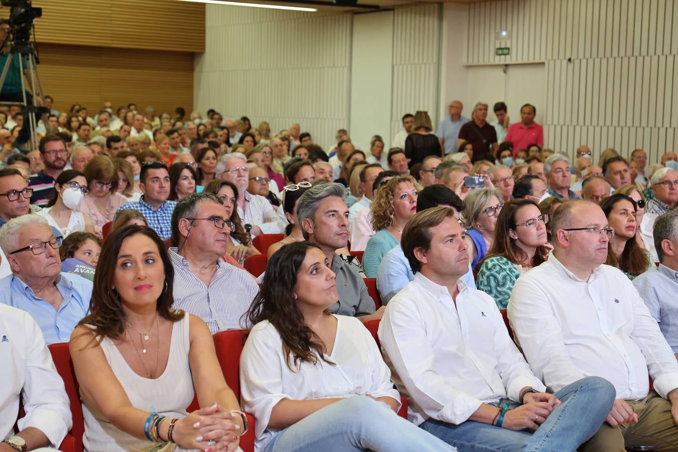 El acto de Feijóo en Córdoba, en imágenes