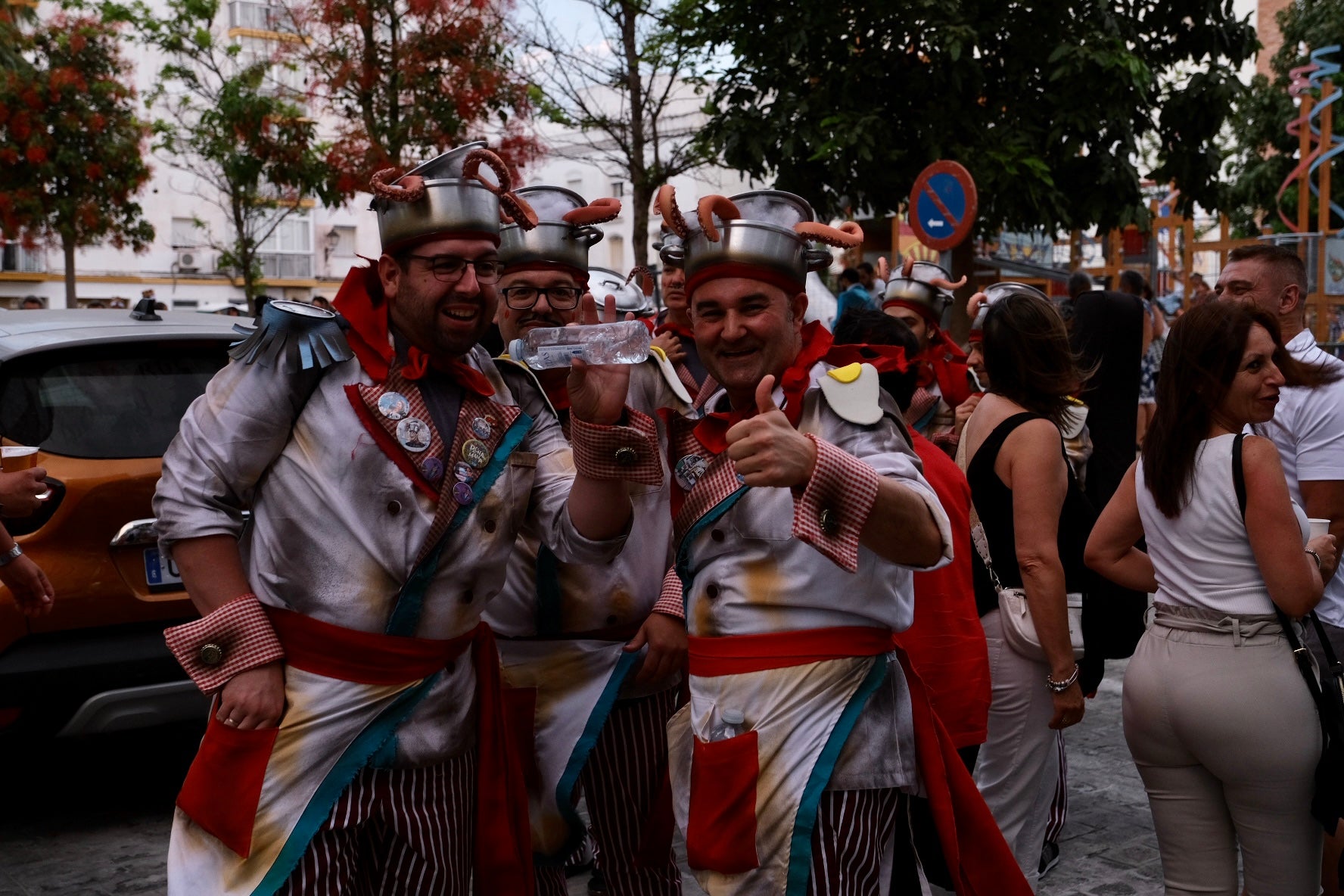 El Carnaval se va de playa, contra viento y marea (alta)