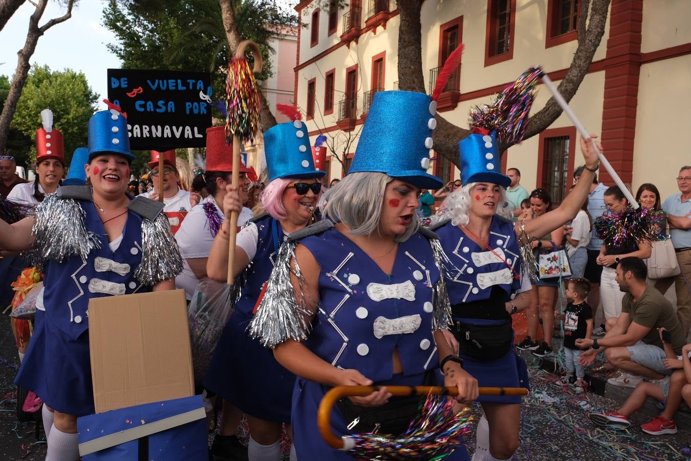 Fotos: Así ha sido la Cabalgata del Humor en Cádiz