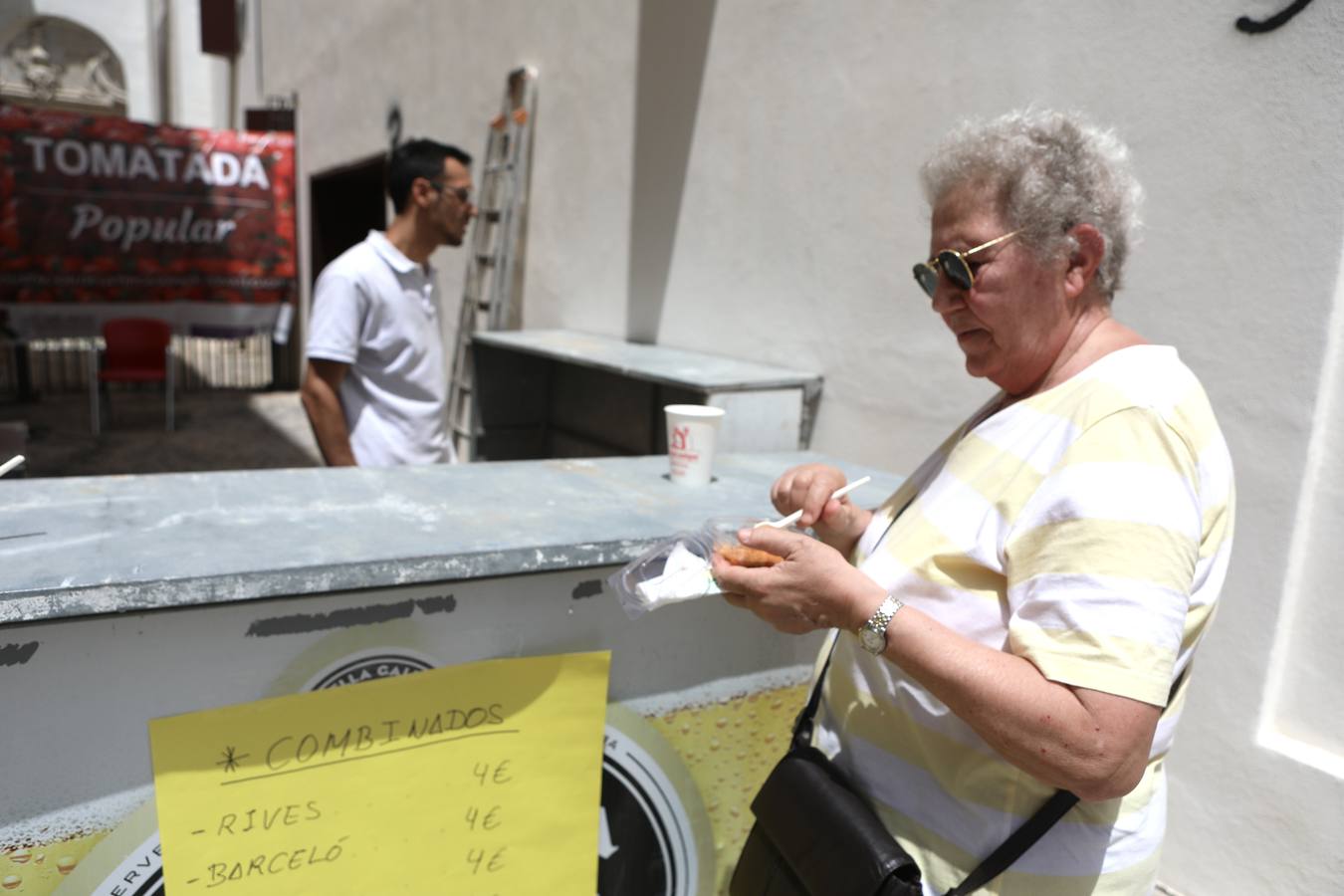 Fotos: Fiasco de la &#039;Tomatada popular&#039; de este sábado en la plaza de Santa Cruz