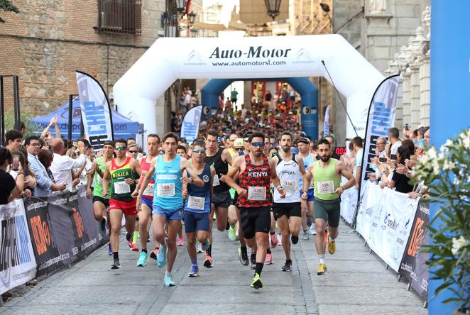 La Carrera del Corpus llena de atletas las calles del Casco de Toledo