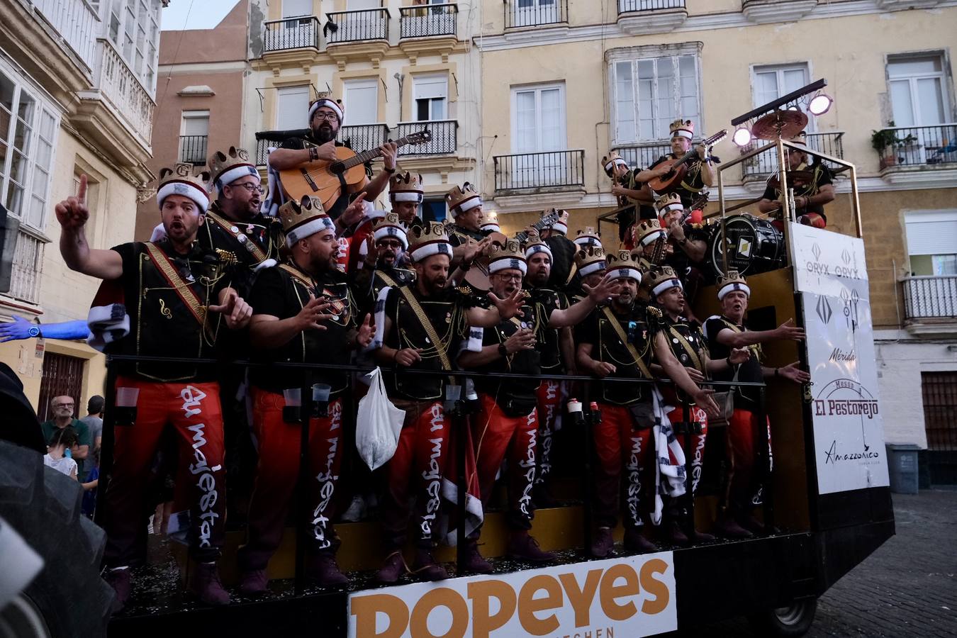 Fotos: Ambiente y carrusel de coros en Cádiz el Domingo de Piñata