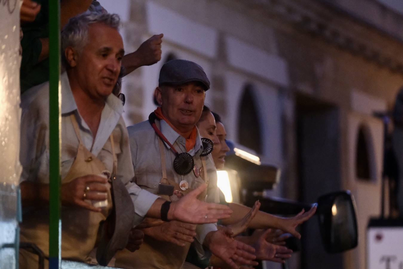 Fotos: Ambiente y carrusel de coros en Cádiz el Domingo de Piñata