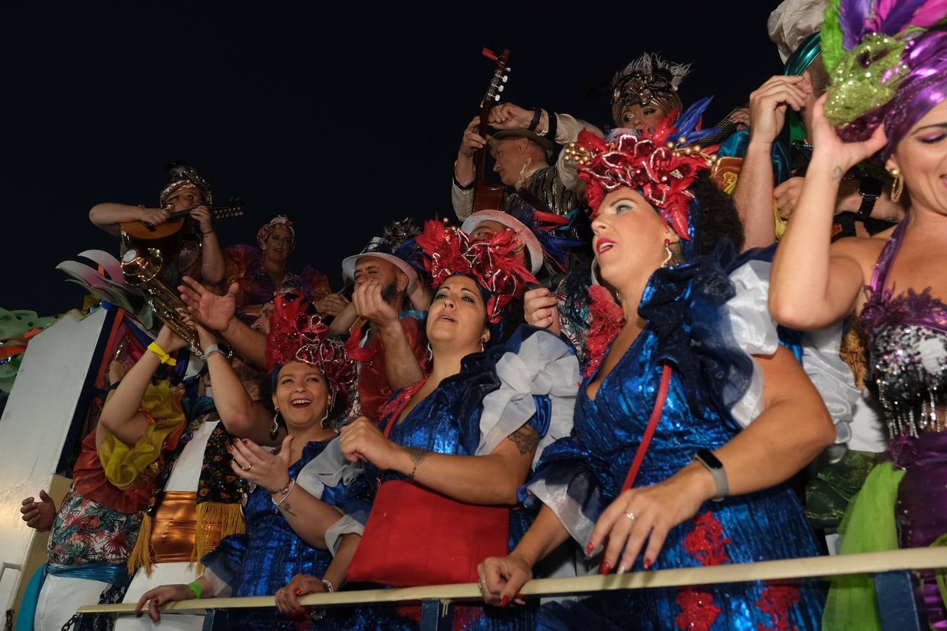 Fotos: Ambiente y carrusel de coros en Cádiz el Domingo de Piñata