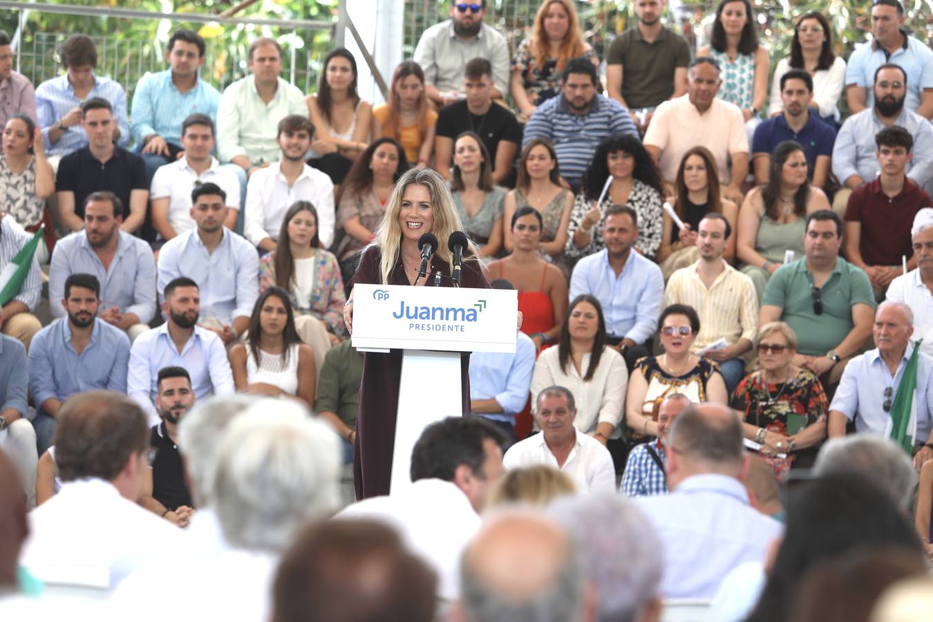 Fotos: Feijóo pide el voto en Cádiz «para seguir construyendo una tierra más libre»