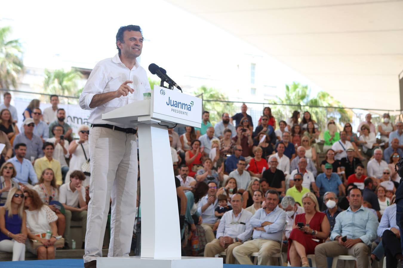 Fotos: Feijóo pide el voto en Cádiz «para seguir construyendo una tierra más libre»