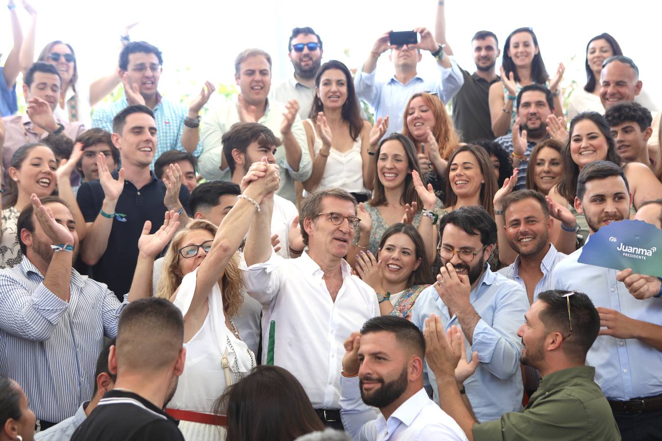 Fotos: Feijóo pide el voto en Cádiz «para seguir construyendo una tierra más libre»