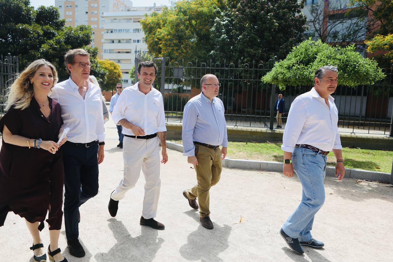 Fotos: Feijóo pide el voto en Cádiz «para seguir construyendo una tierra más libre»