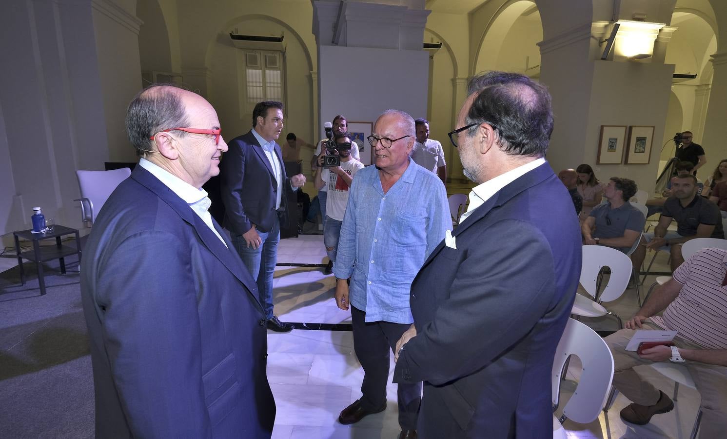 Encuentro con José Castro, presidente del Sevilla FC, en imágenes