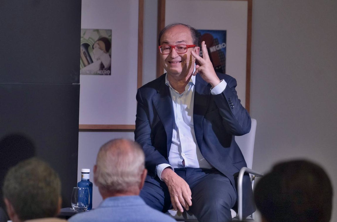 Encuentro con José Castro, presidente del Sevilla FC, en imágenes