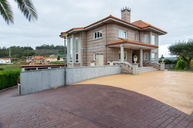 A la venta una lujosa vivienda en Arteixo por 1,25 millones de euros