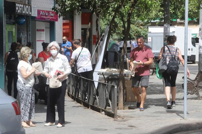 El comercio en el barrio de Ciudad Jardín en Córdoba, en imágenes