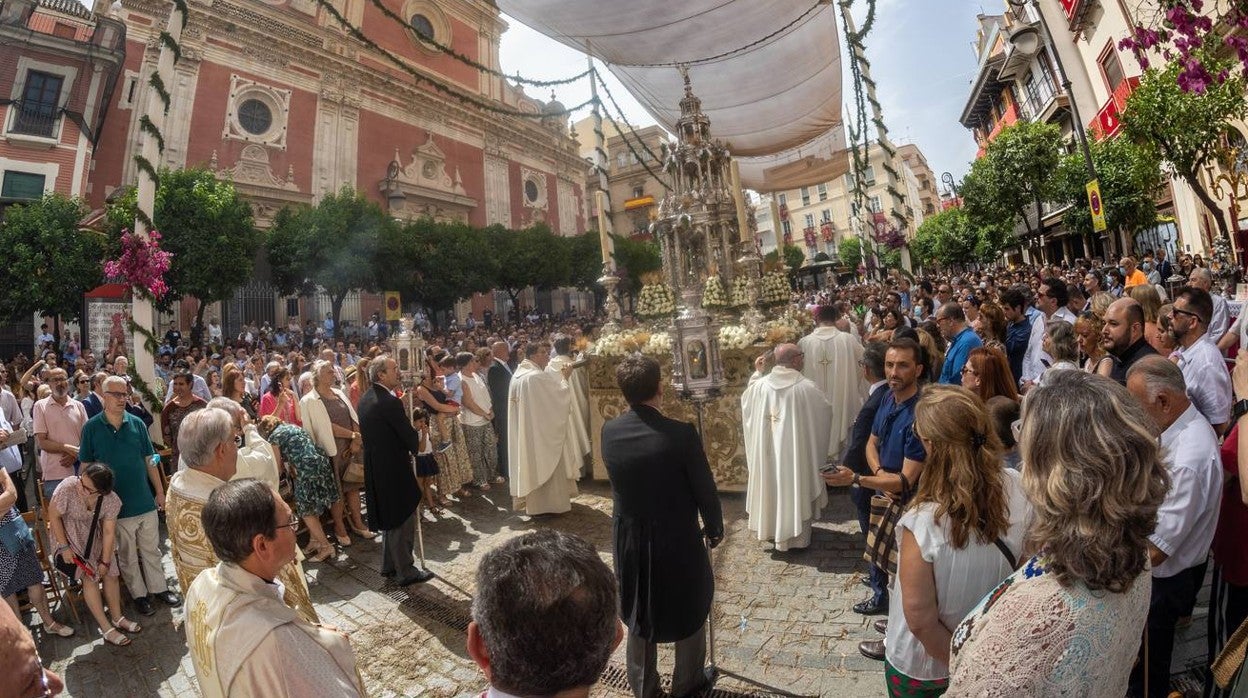 Las mejores imágenes de la procesión del Corpus Christi de Sevilla (y II)