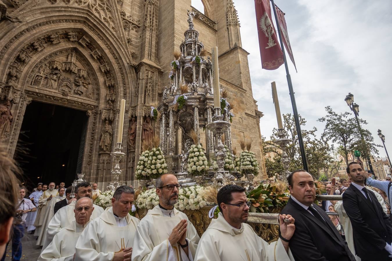 Las mejores imágenes de la procesión del Corpus Christi de Sevilla (y II)