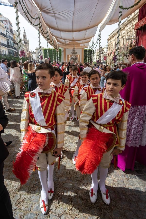 Las mejores imágenes de la procesión del Corpus Christi de Sevilla (y II)