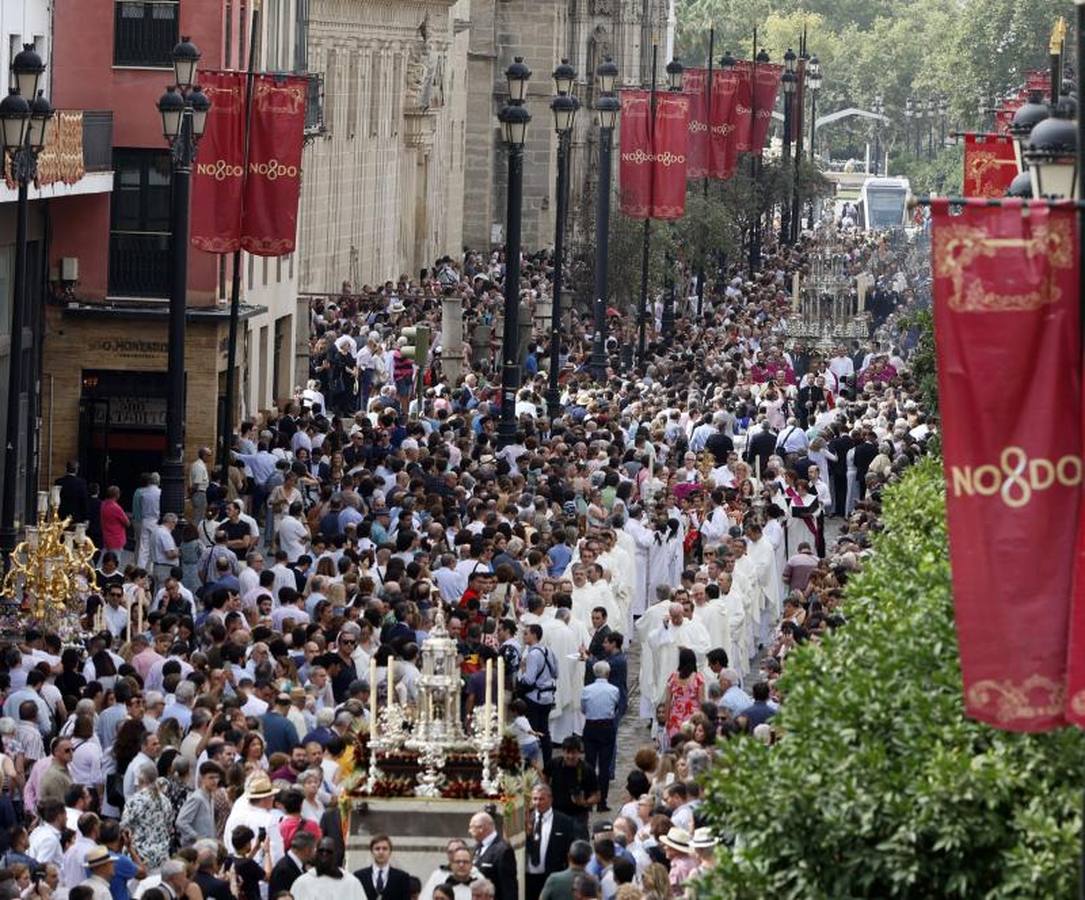 Las mejores imágenes de la procesión del Corpus Christi de Sevilla (I)