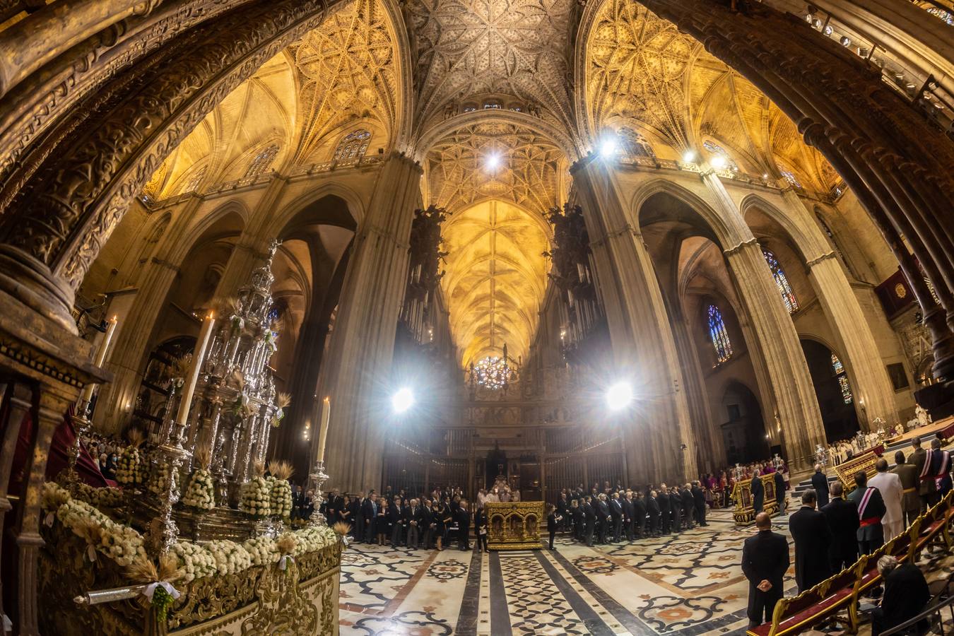 En imágenes, la Eucaristía del Corpus Christi en la Catedral de Sevilla