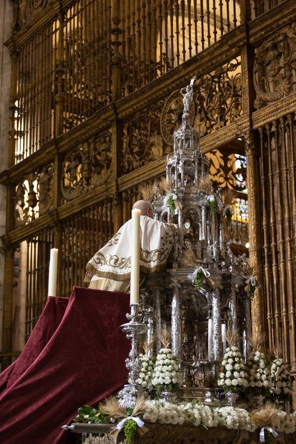 En imágenes, la Eucaristía del Corpus Christi en la Catedral de Sevilla