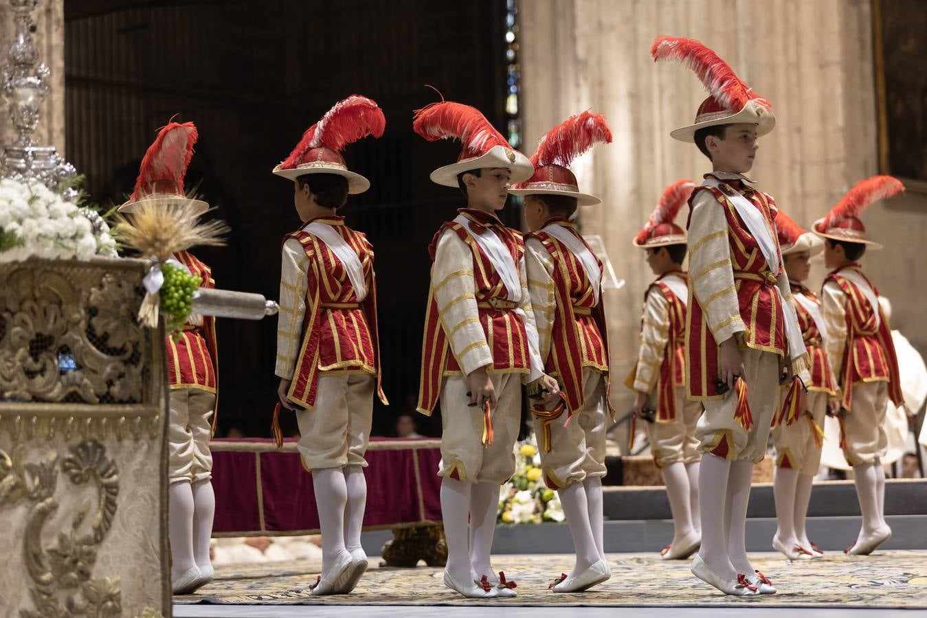 En imágenes, la Eucaristía del Corpus Christi en la Catedral de Sevilla