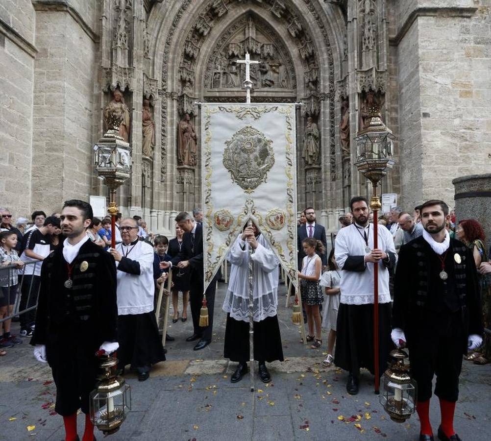 Las mejores imágenes de la procesión del Corpus Christi de Sevilla (I)