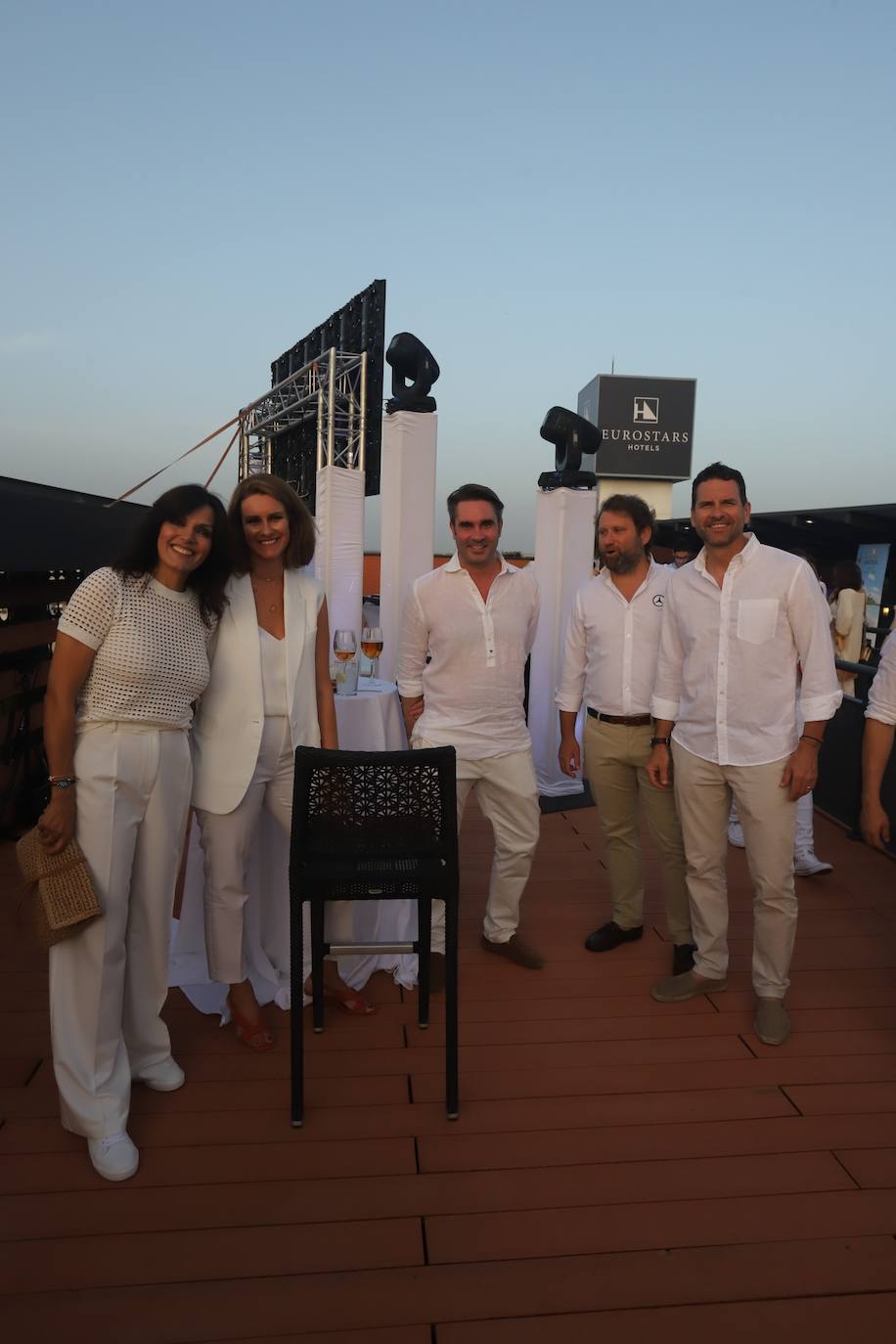 La Fiesta Blanca en la terraza del Eurostars Palace de Córdoba, en imágenes