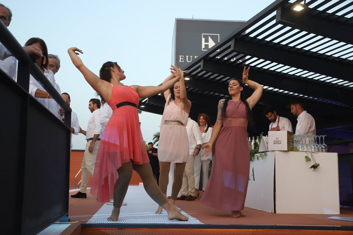 La Fiesta Blanca en la terraza del Eurostars Palace de Córdoba, en imágenes